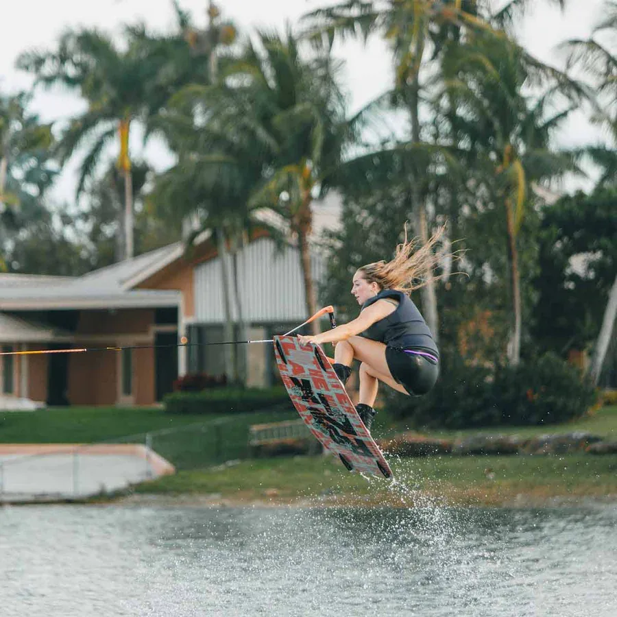 Ronix Women’s Quarter ‘Til Midnight Wakeboard w/ Luxe Bindings