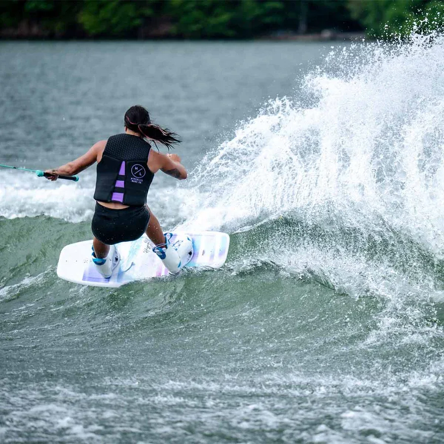 Hyperlite Women’s Divine Wakeboard w/ Allure Bindings