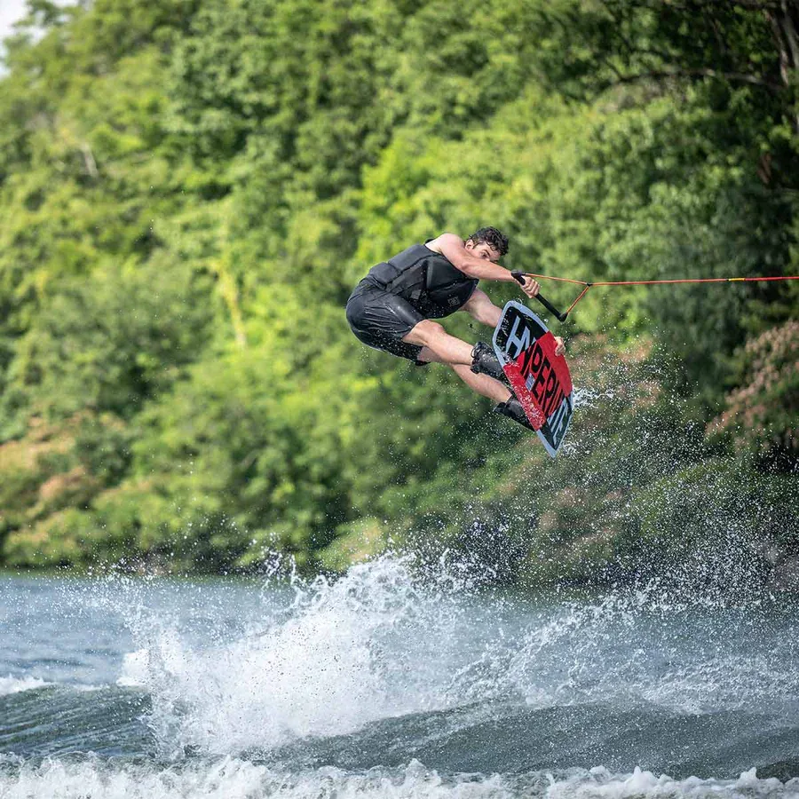 Hyperlite Motive Wakeboard w/ Frequency Bindings