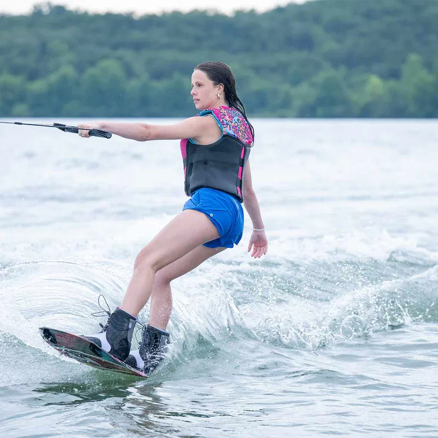 Hyperlite Girl’s Murray Jr Wakeboard w/ Jinx Bindings