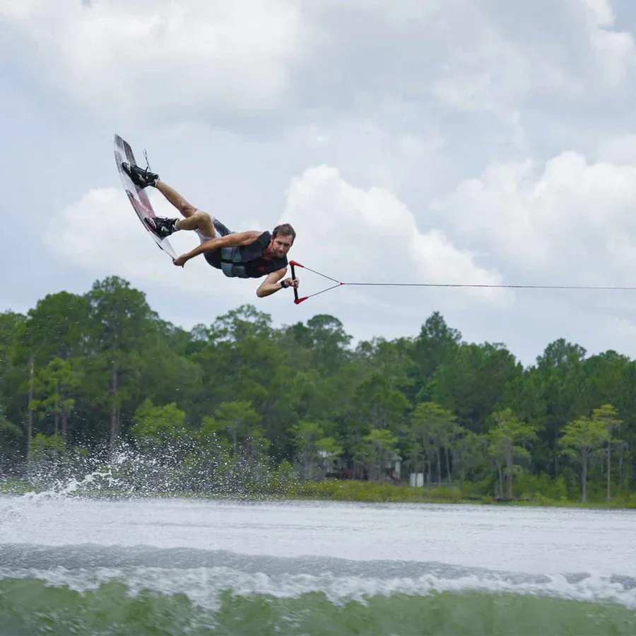 Connelly Blaze Wakeboard w/ Optima Bindings