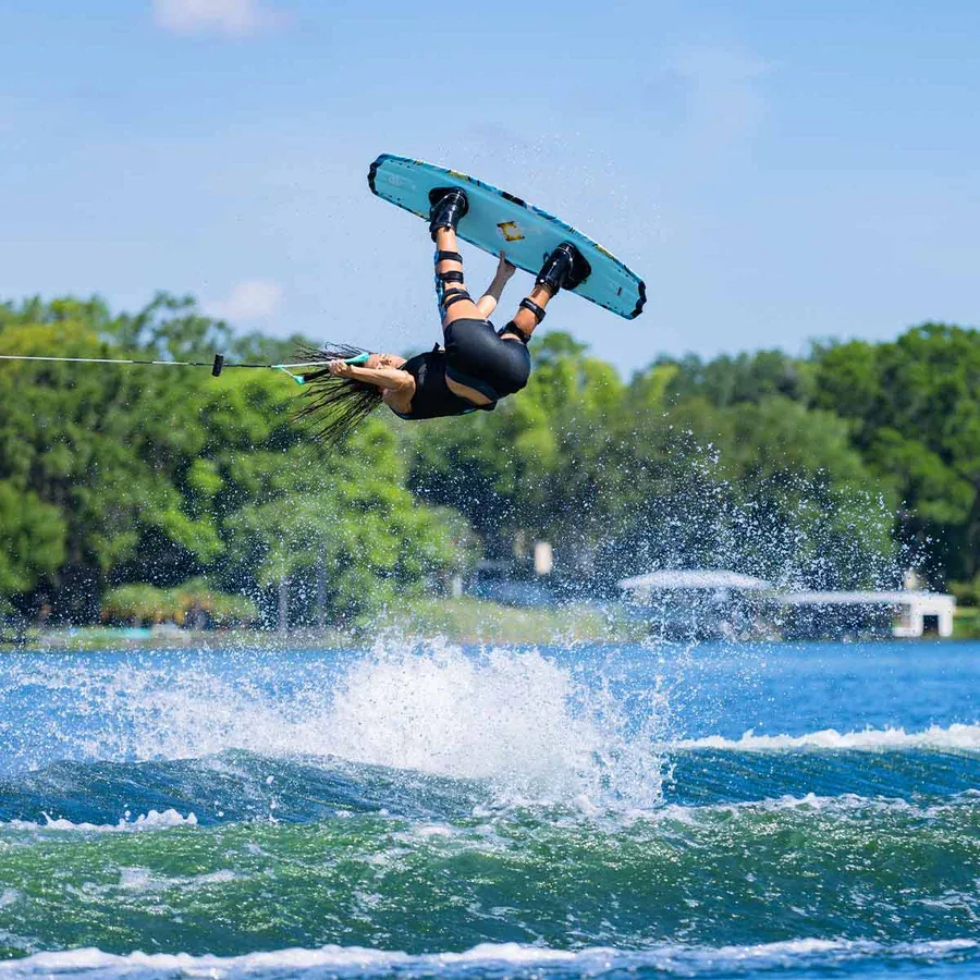O’Brien Women’s Spark Wakeboard w/ Local Bindings
