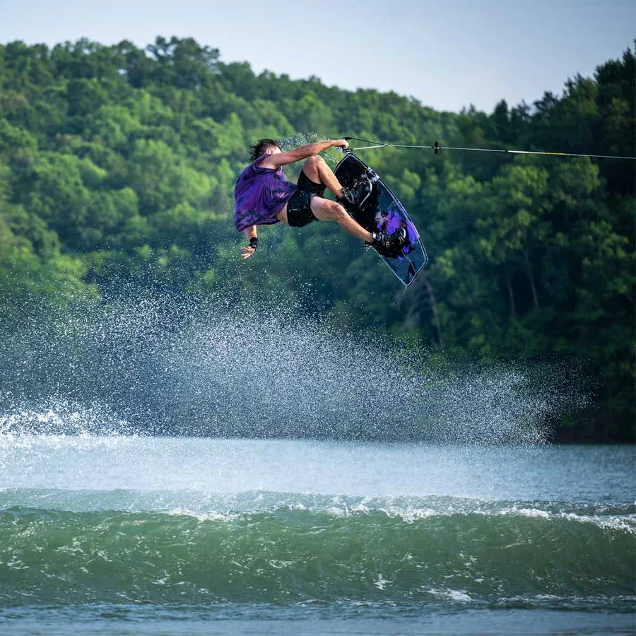Hyperlite Blueprint Wakeboard w/ Team X Bindings