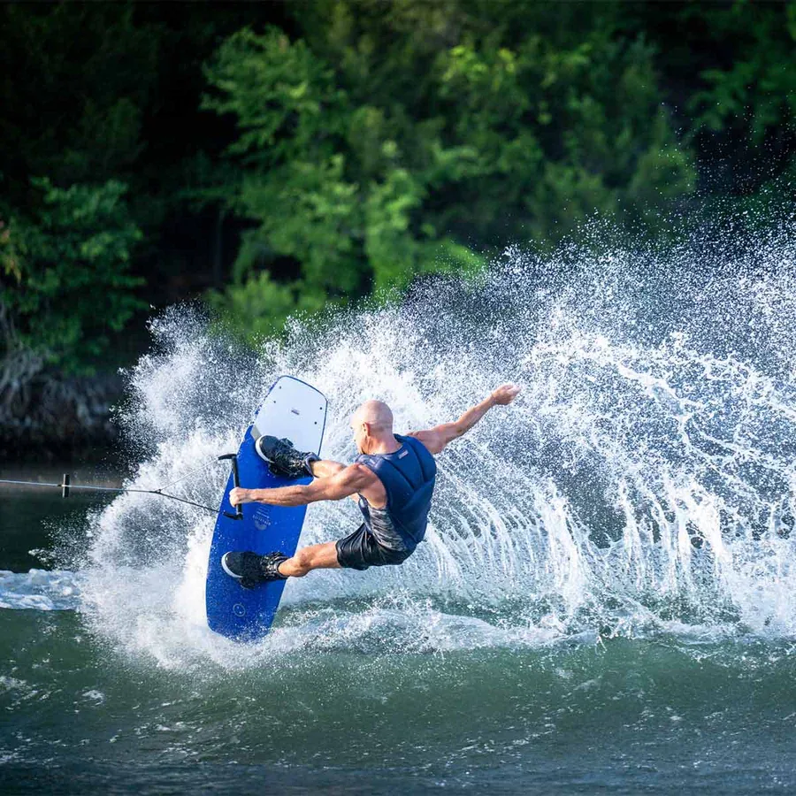 Hyperlite Murray Wakeboard w/ Team X Bindings