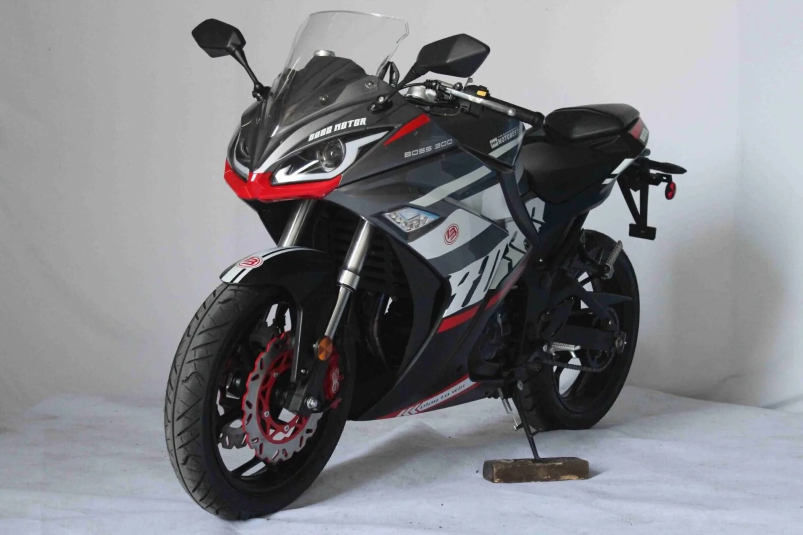 DongFang DF300RTS 300cc EFI Sports Motorcycle, 6+N Gear, 4-Stroke, Single Cylinder, Air-Cooled, 17” Wheels