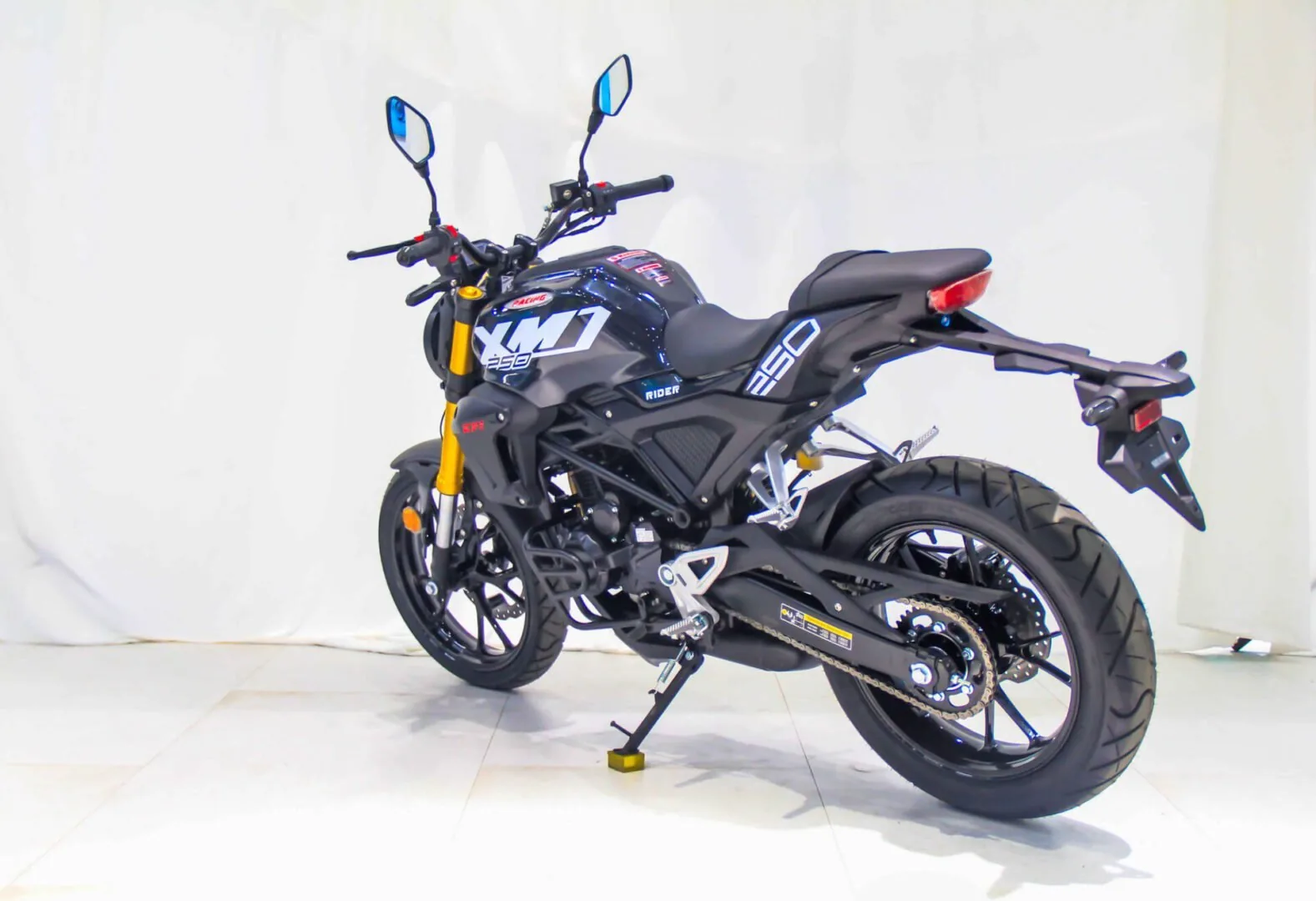 Vitacci XMT 250 EFI Street Bike, 6-Speed Standard, 4-Stroke Single Cylinder, Oil-Cooled