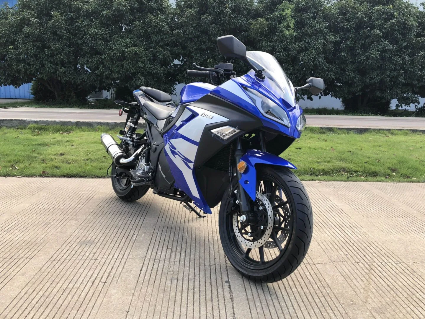 Vitacci Falcon 250cc Street Legal Sports Bike, Automatic Transmission, Single Cylinder, Water-Cooled, Electric Start
