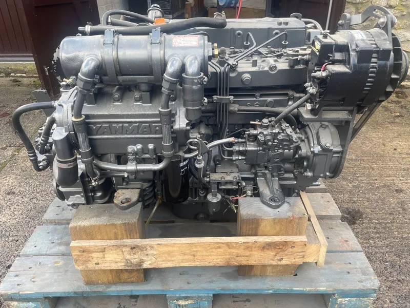 Used Yanmar 4LHA-HTP 160HP Marine Diesel Engine w/ Gearbox Package