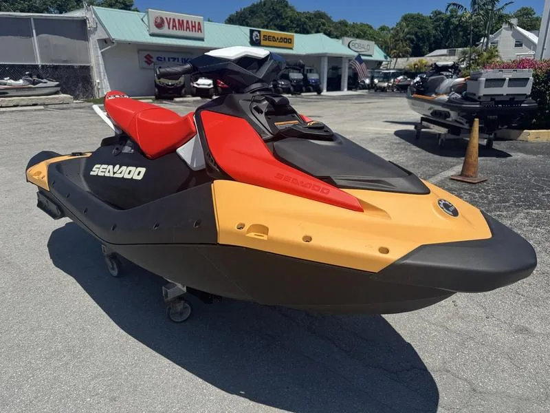 2025 Sea-Doo Spark™ for 3 Rotax® 900 ACE™ – 90 CONV with iBR & Audio For Sale