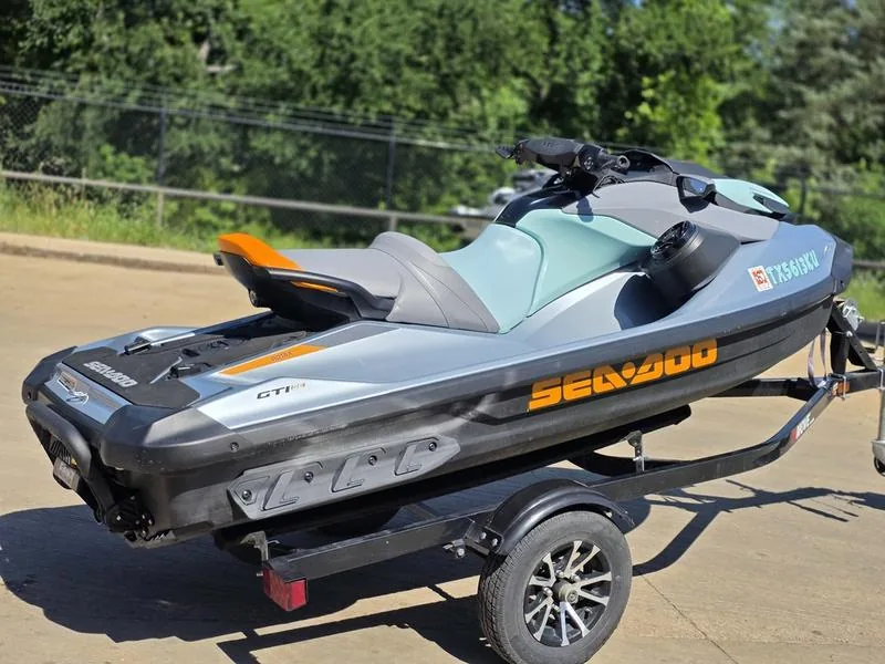 2024 Sea-Doo GTI™ SE 130 iBR Tech, Audio, iDF, iBR