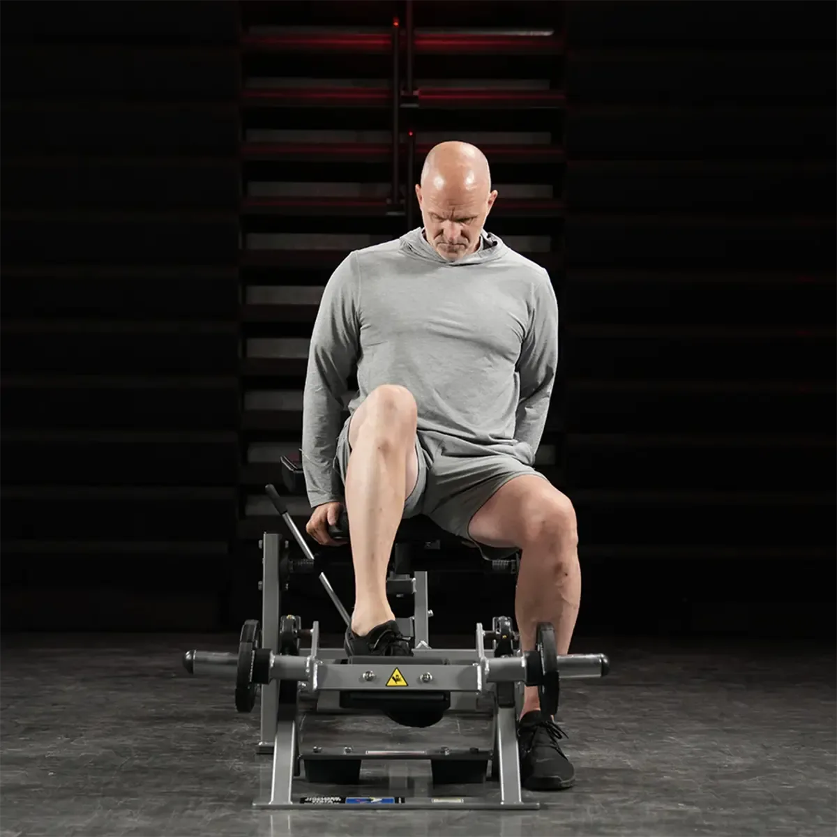 Hammer Strength Plate-Loaded Tibia Dorsi Flexion for tibialis anterior training