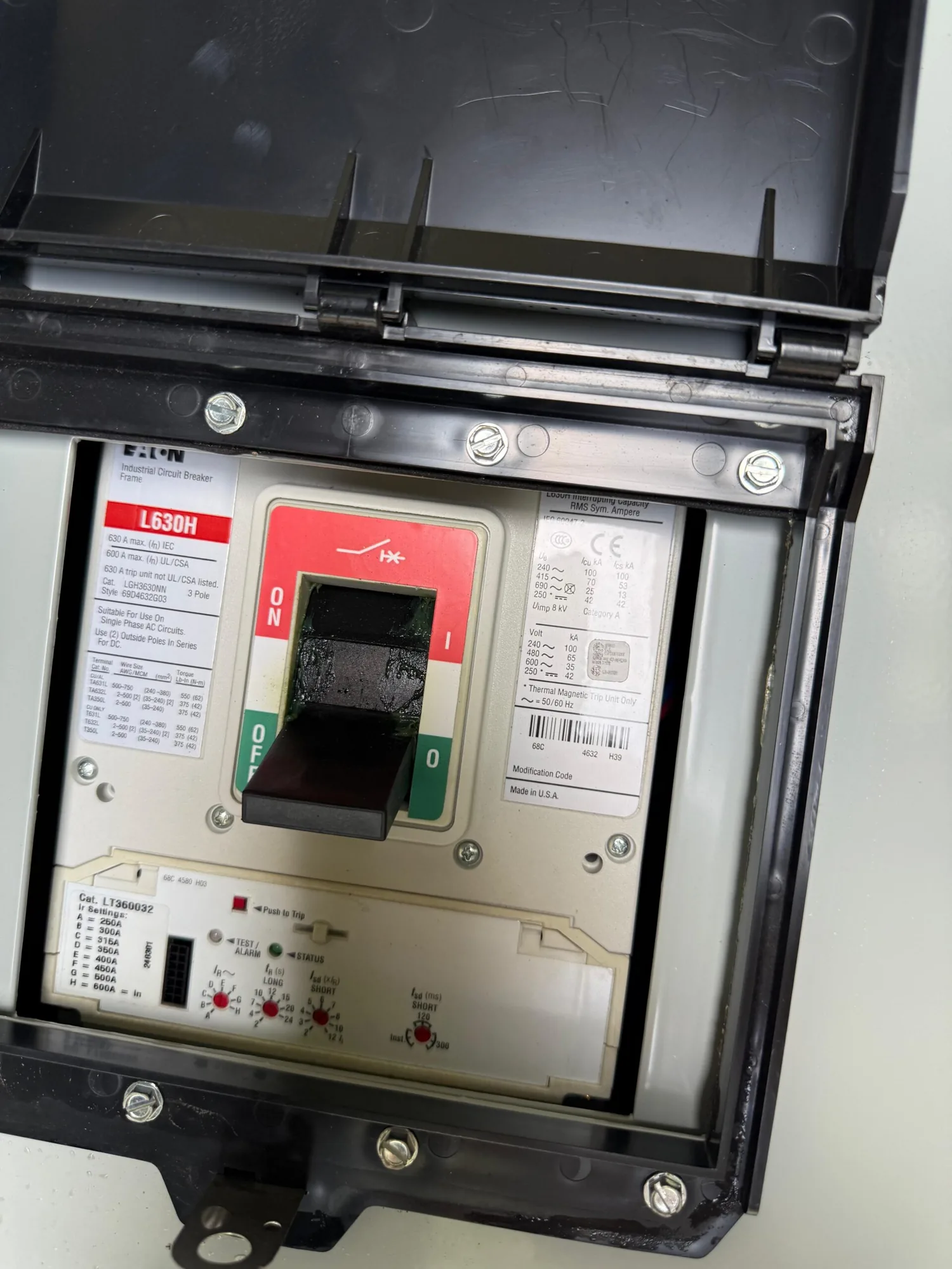 Eaton ATC-300 – 400AMP, 240V Automatic Transfer Switch