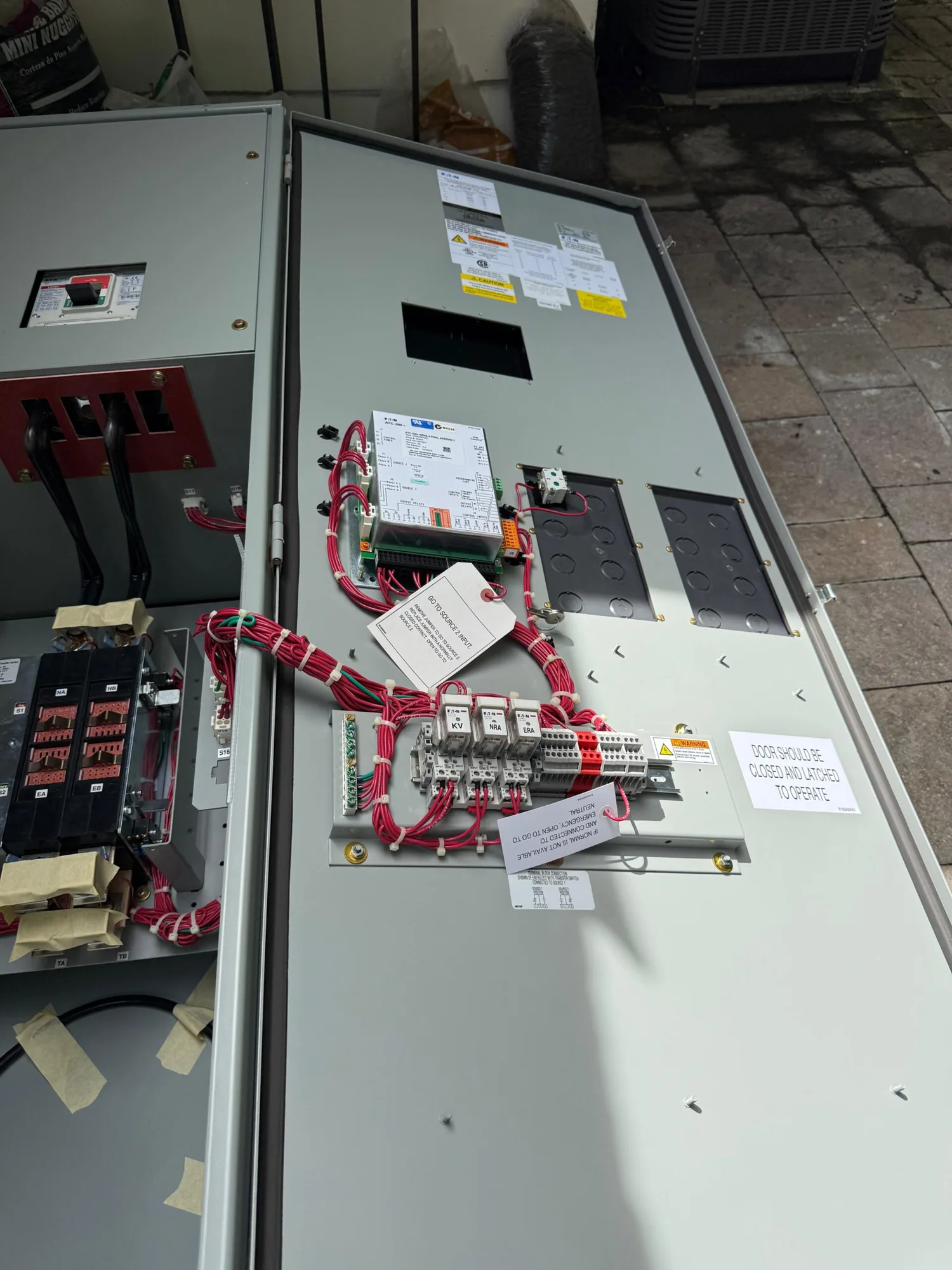 Eaton ATC-300 – 400AMP, 240V Automatic Transfer Switch
