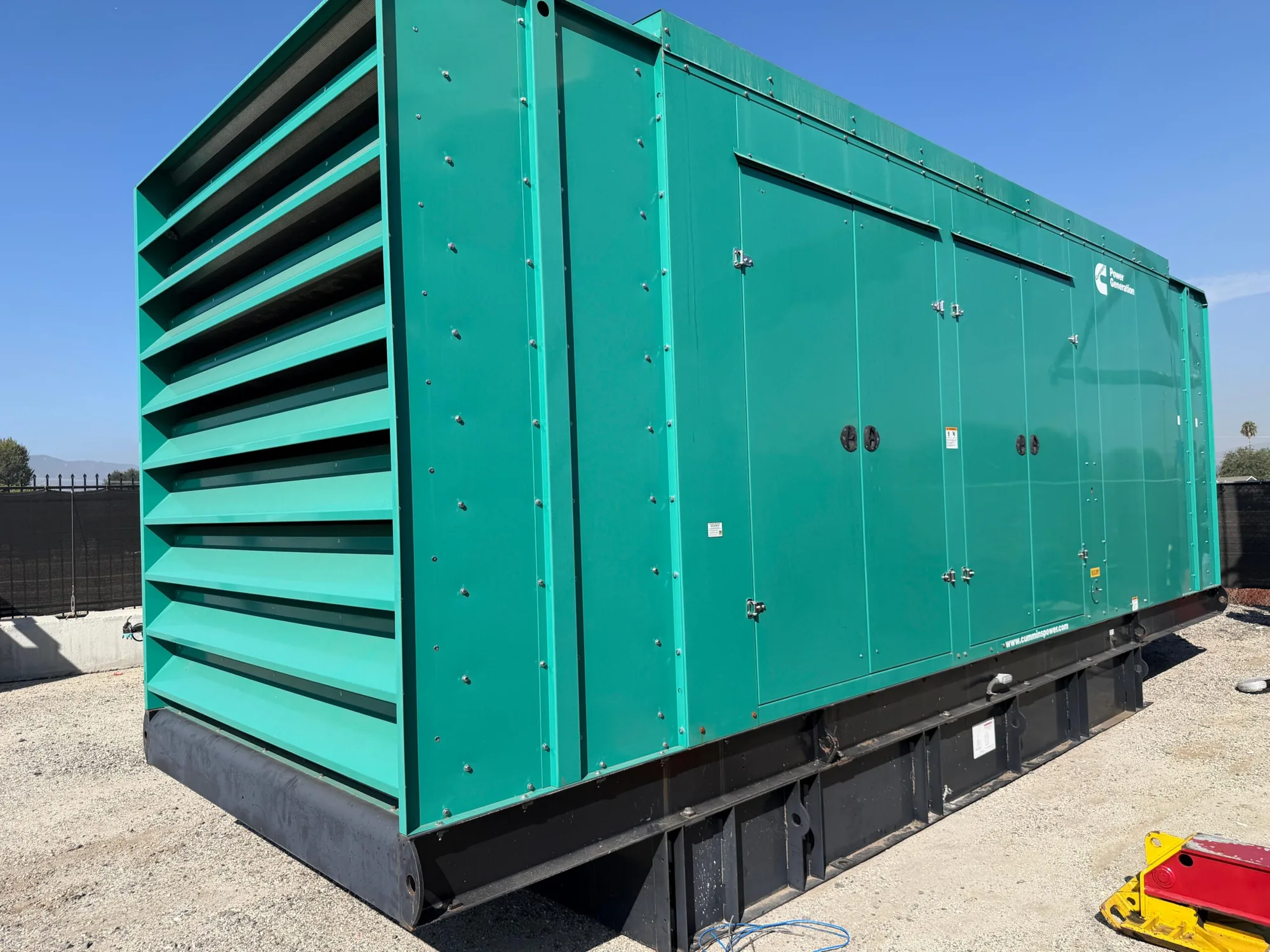 Cummins DQFAD / QST30 – 1000KW Tier 2 Diesel Generator Sets (2 Available)