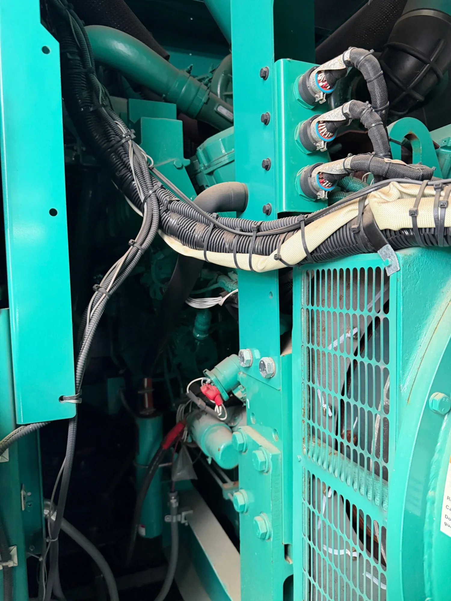 Cummins DQFAD / QST30 – 1000KW Tier 2 Diesel Generator Sets (2 Available)