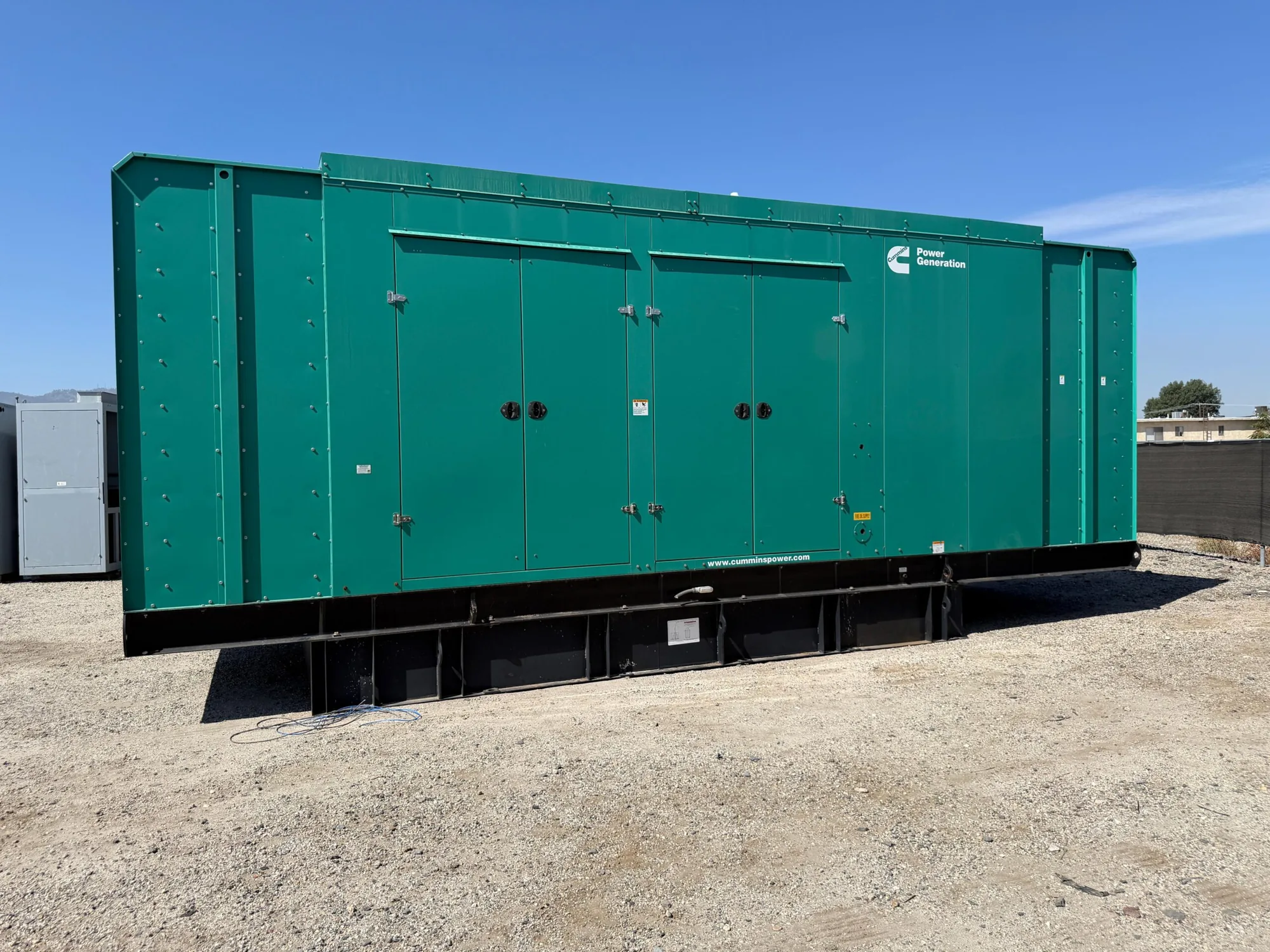 Cummins DQFAD / QST30 – 1000KW Tier 2 Diesel Generator Sets (2 Available)