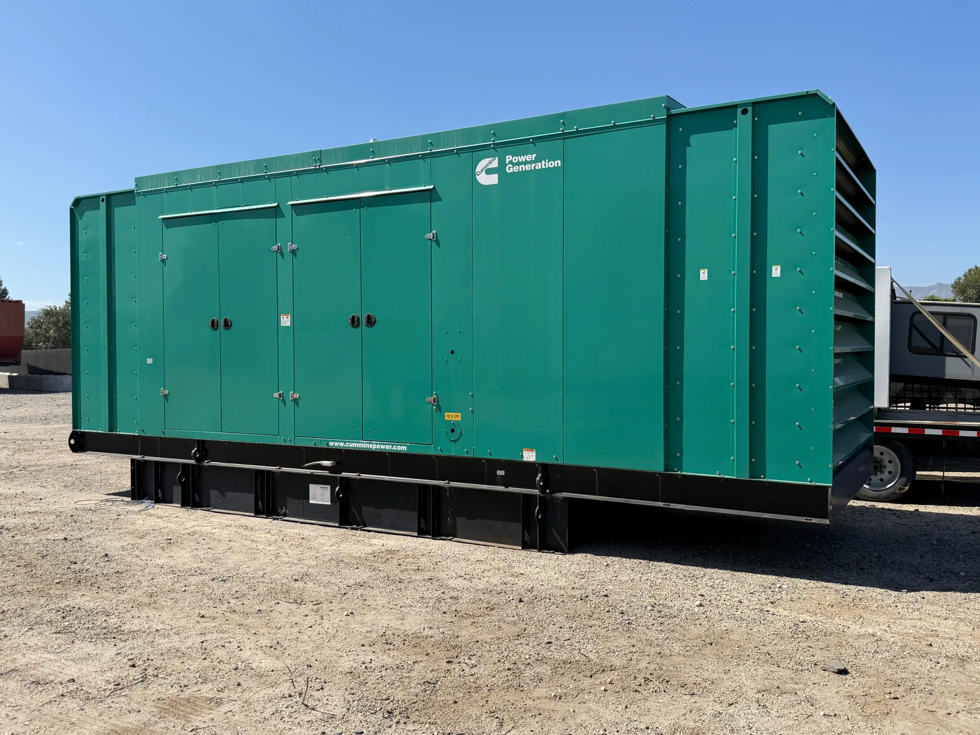 Cummins DQFAD / QST30 – 1000KW Tier 2 Diesel Generator Sets (2 Available)