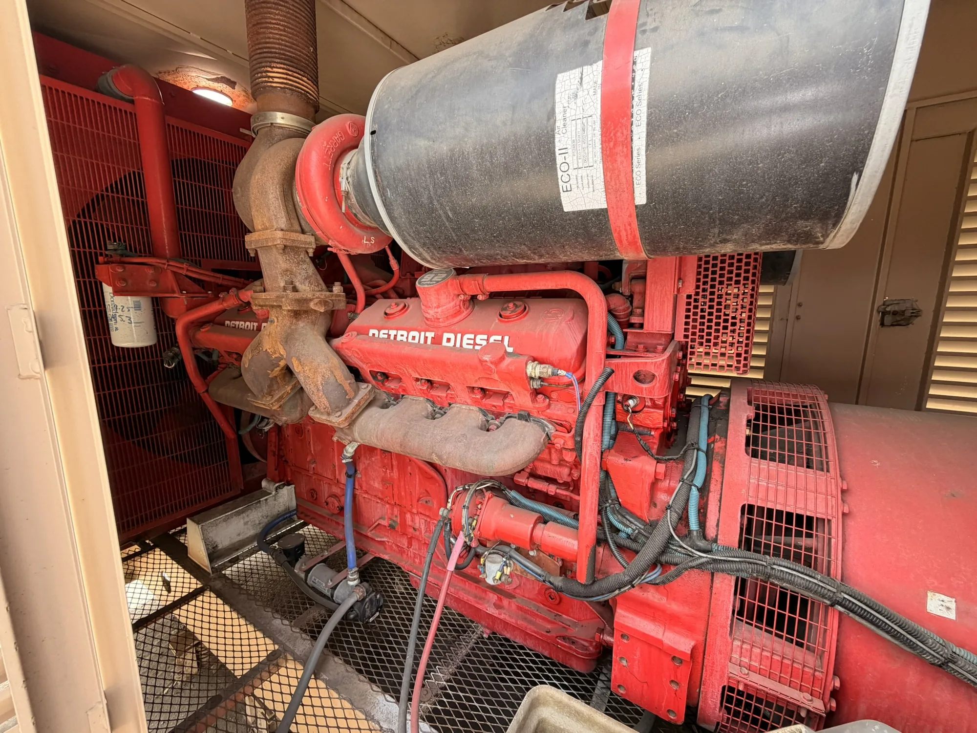 Detroit Diesel 16V92TA – 700KW Diesel Generator Set