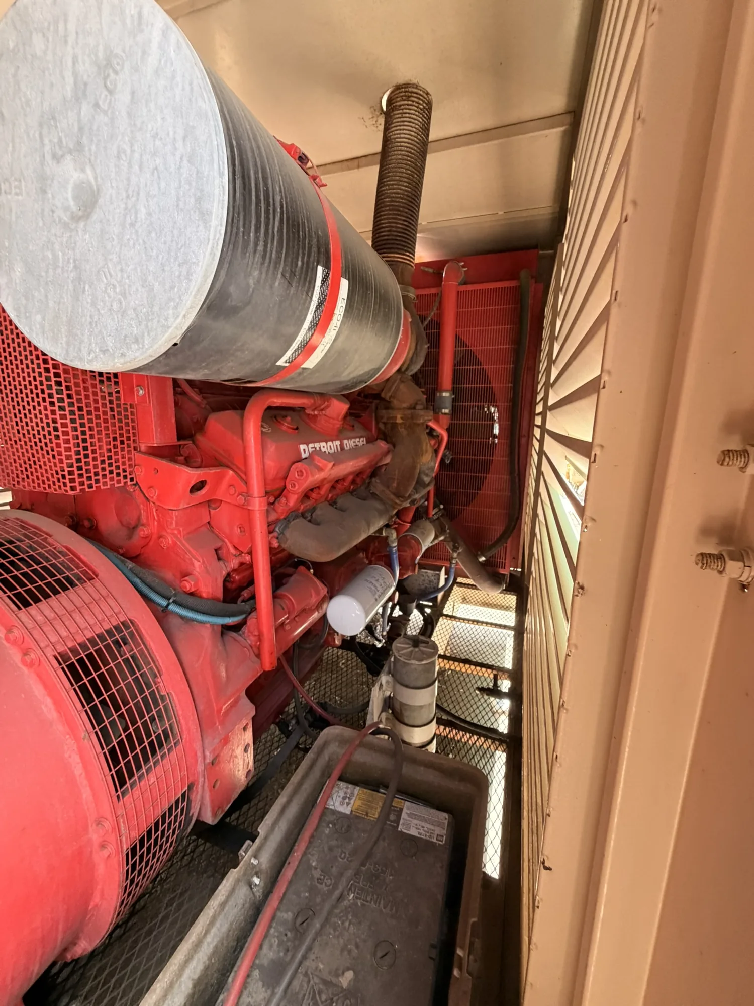 Detroit Diesel 16V92TA – 700KW Diesel Generator Set