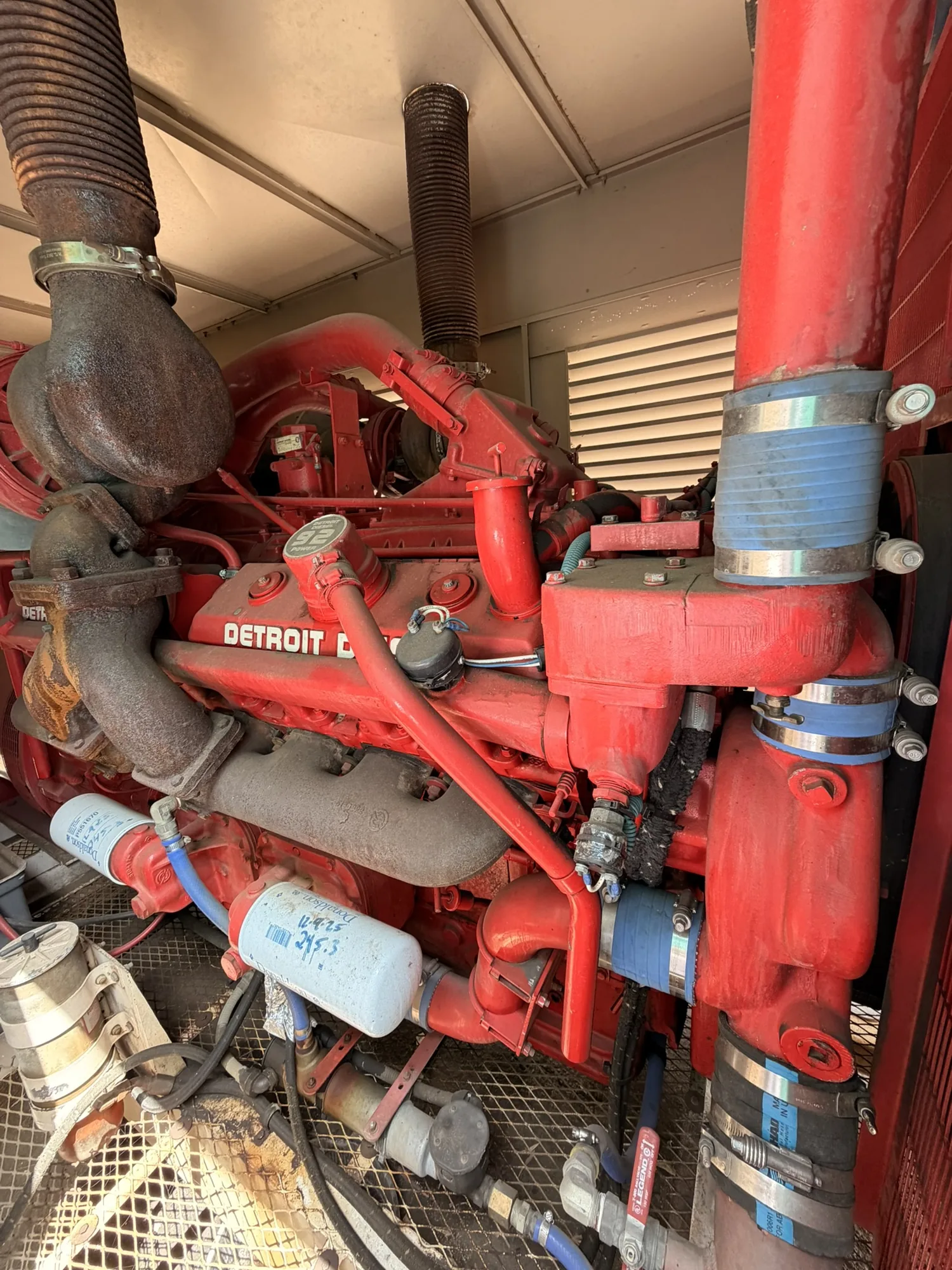 Detroit Diesel 16V92TA – 700KW Diesel Generator Set