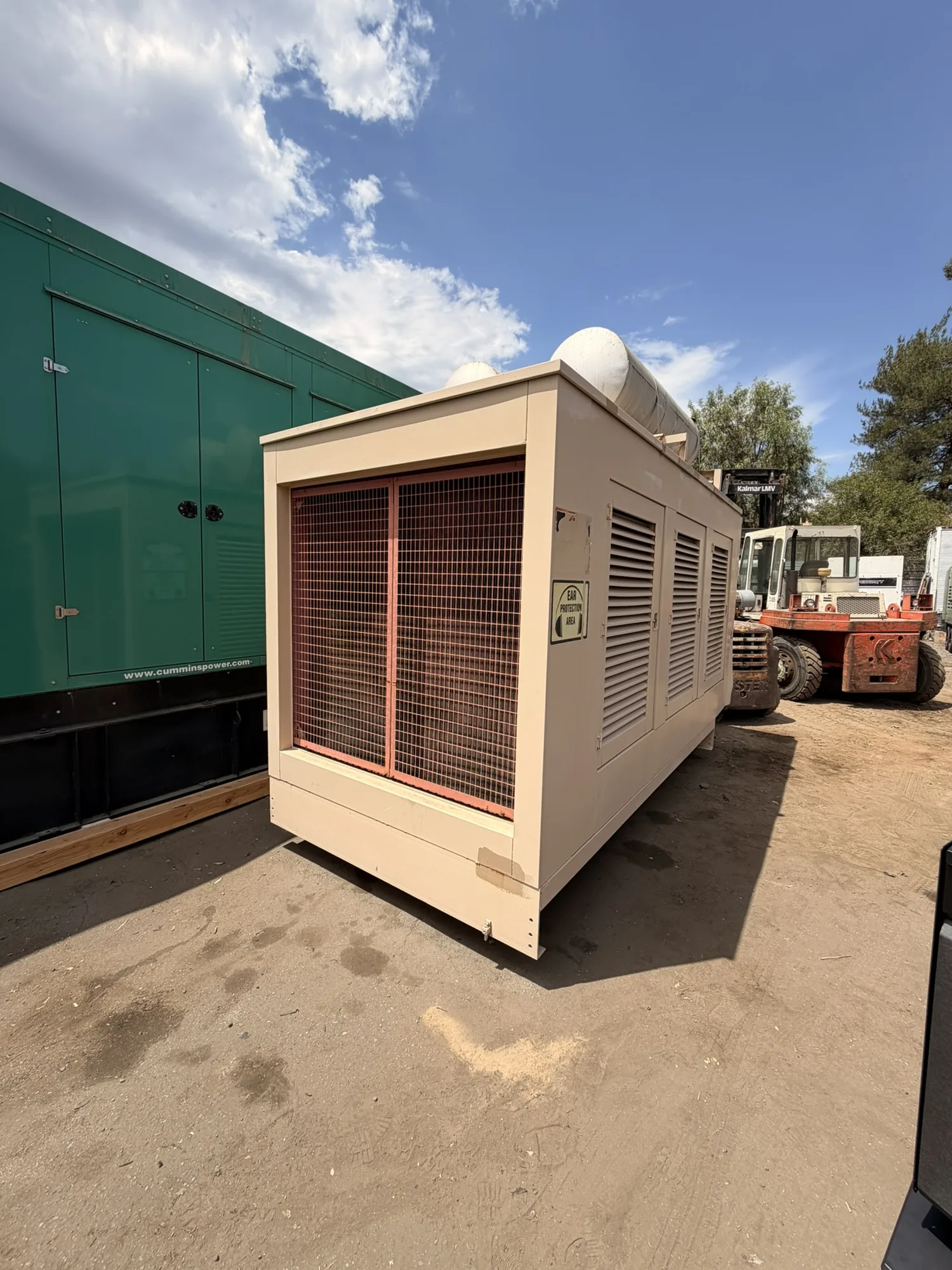 Detroit Diesel 16V92TA – 700KW Diesel Generator Set