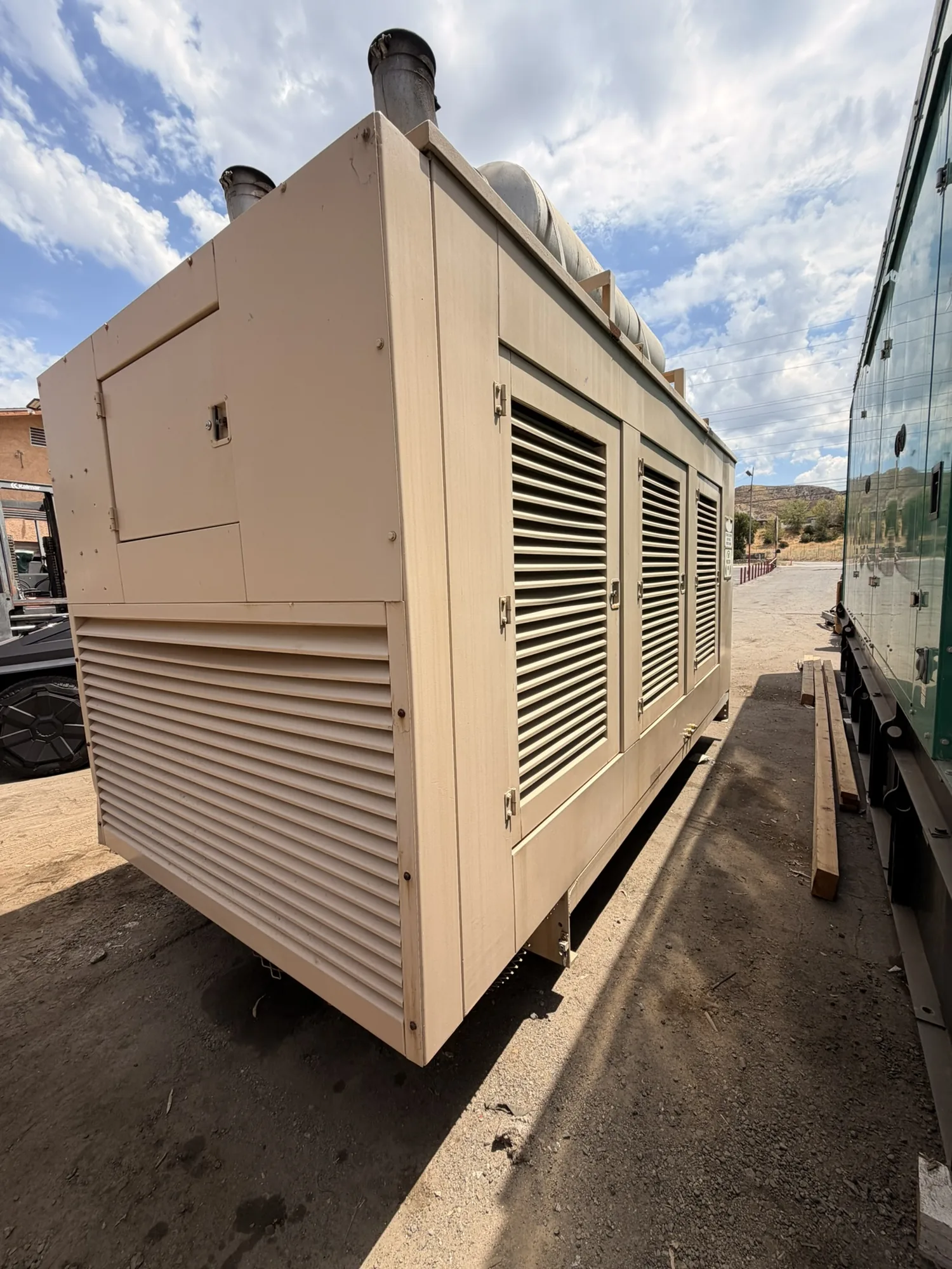Detroit Diesel 16V92TA – 700KW Diesel Generator Set