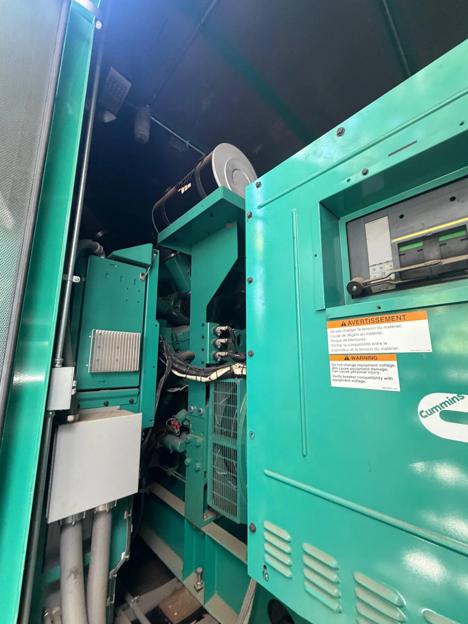 Cummins DQFAD / QST30 – 1000KW Tier 2 Diesel Generator Sets (2 Available)