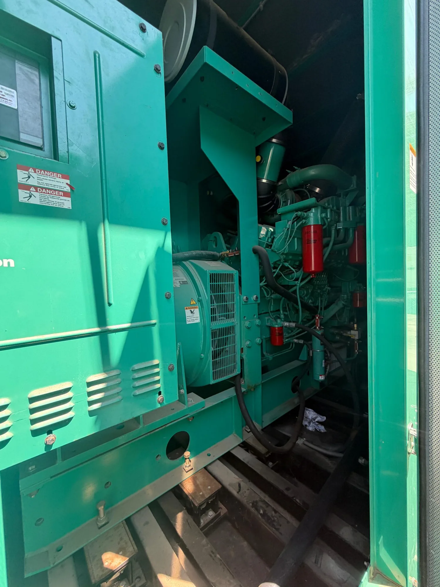 Cummins DQFAD / QST30 – 1000KW Tier 2 Diesel Generator Sets (2 Available)