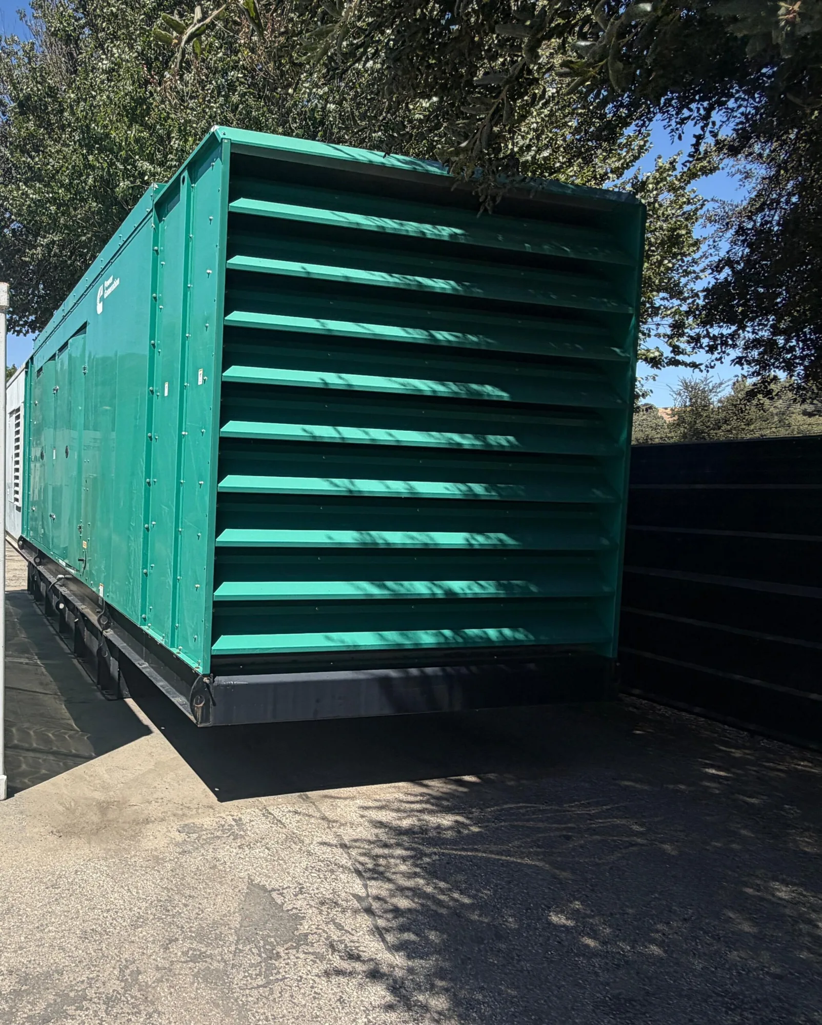 Cummins DQFAD / QST30 – 1000KW Tier 2 Diesel Generator Sets (2 Available)