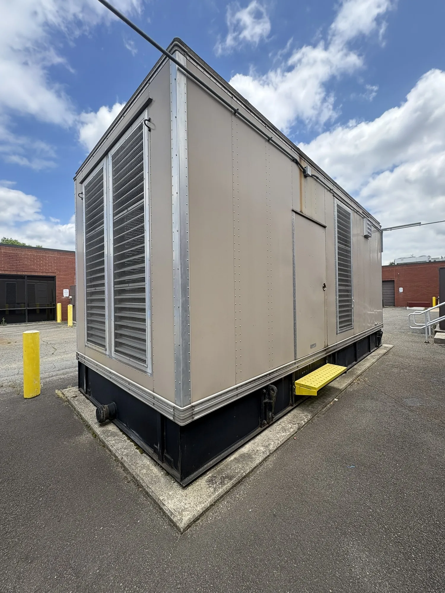 Caterpillar 3512 – 1250KW Enclosed Diesel Generator Set (2 AVAILABLE)