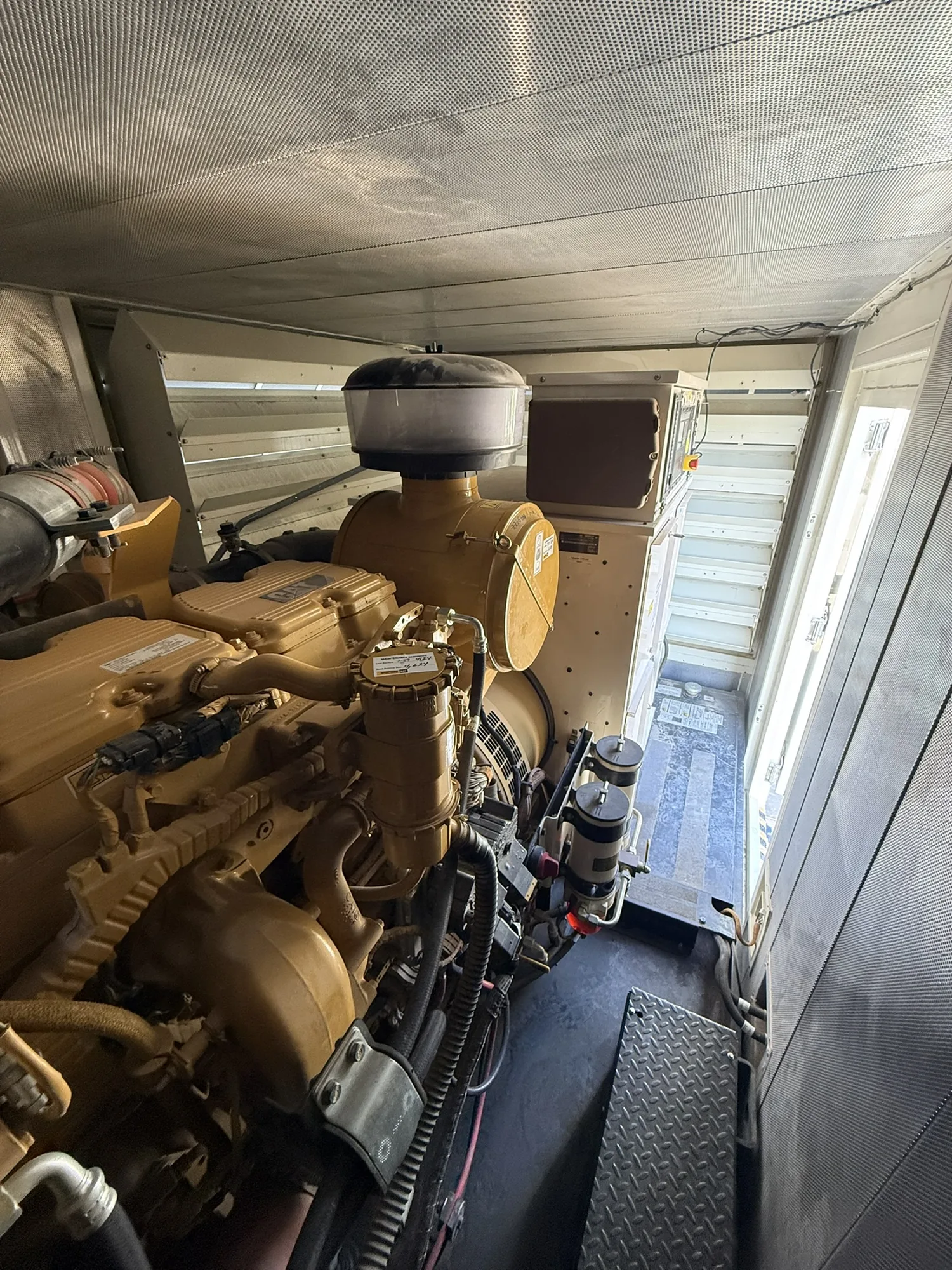 Caterpillar XQ570 – 500KW Tier 4 FINAL/CARB Diesel Generator Set W/Warranty