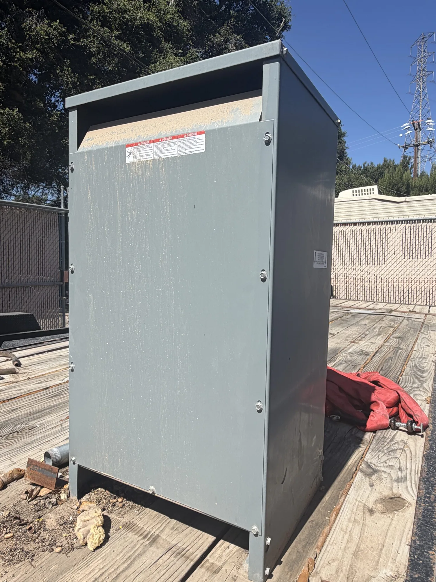 Square D EE25S3H – 25 kVA Single-Phase Transformer