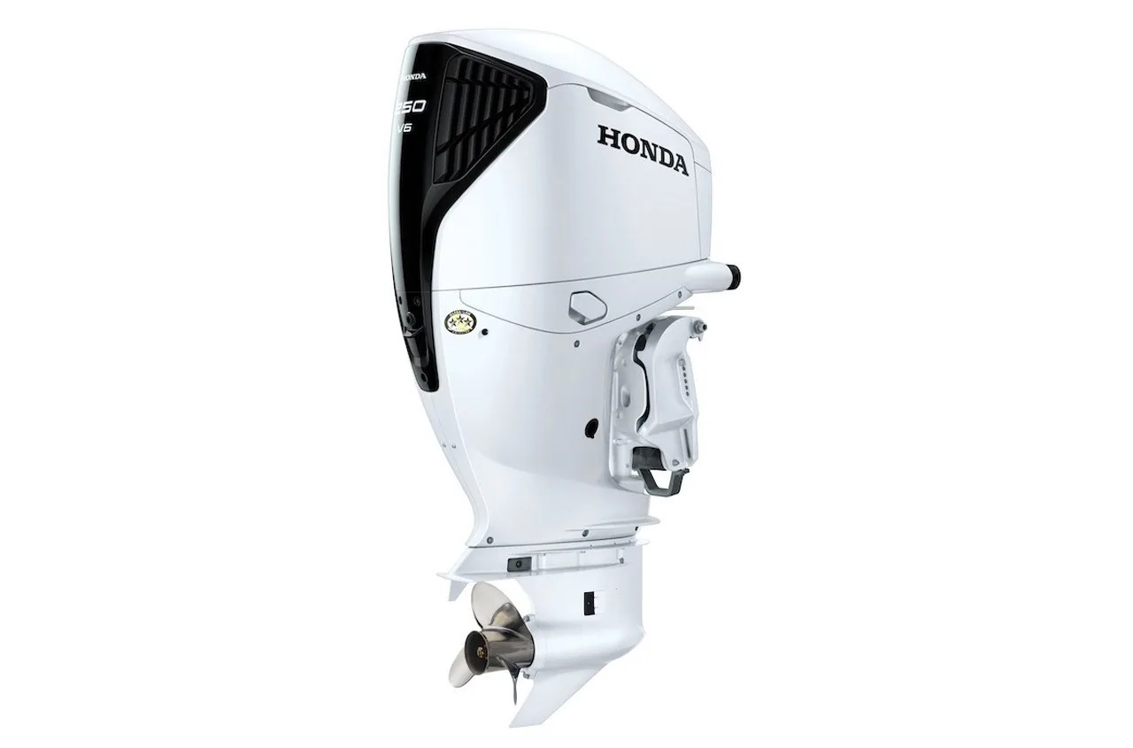 Honda 250HP BF250DK1UCRA White Counter Rotation Outboard – 30″ Shaft