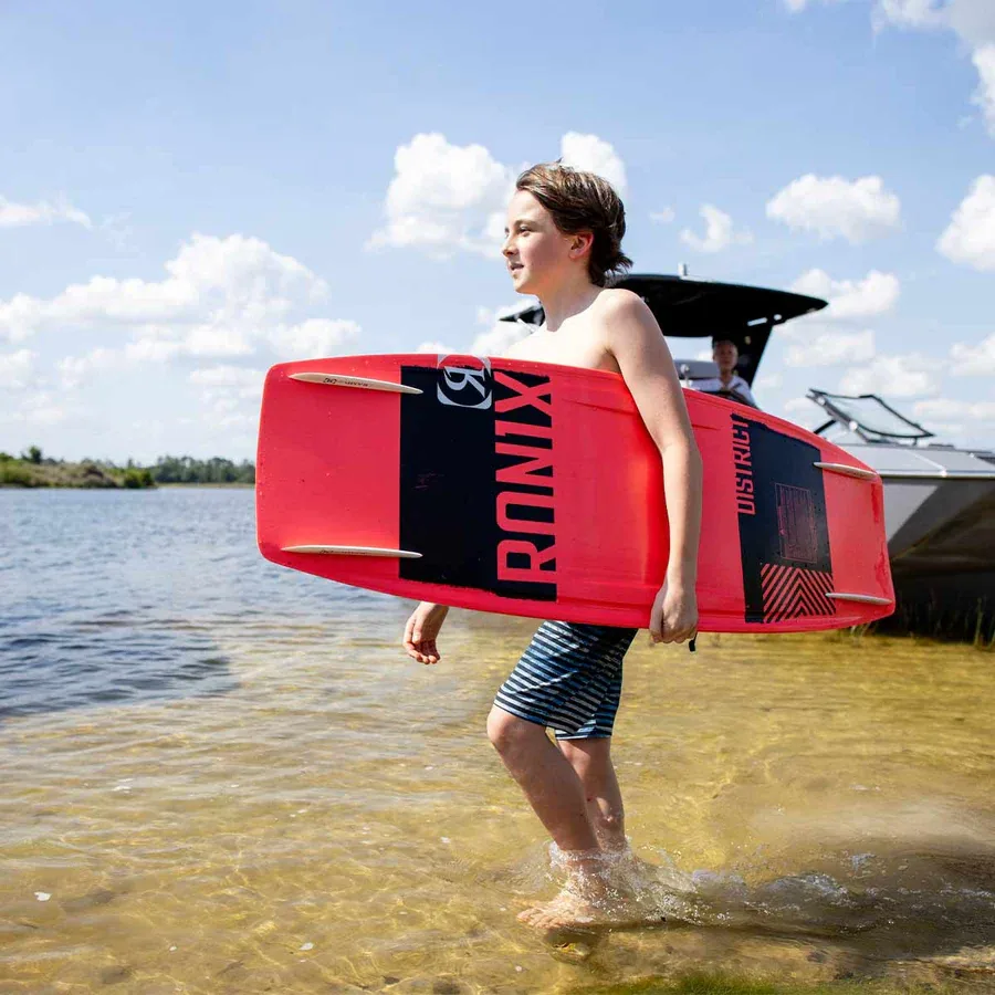Ronix Boy’s District Wakeboard w/ District Bindings