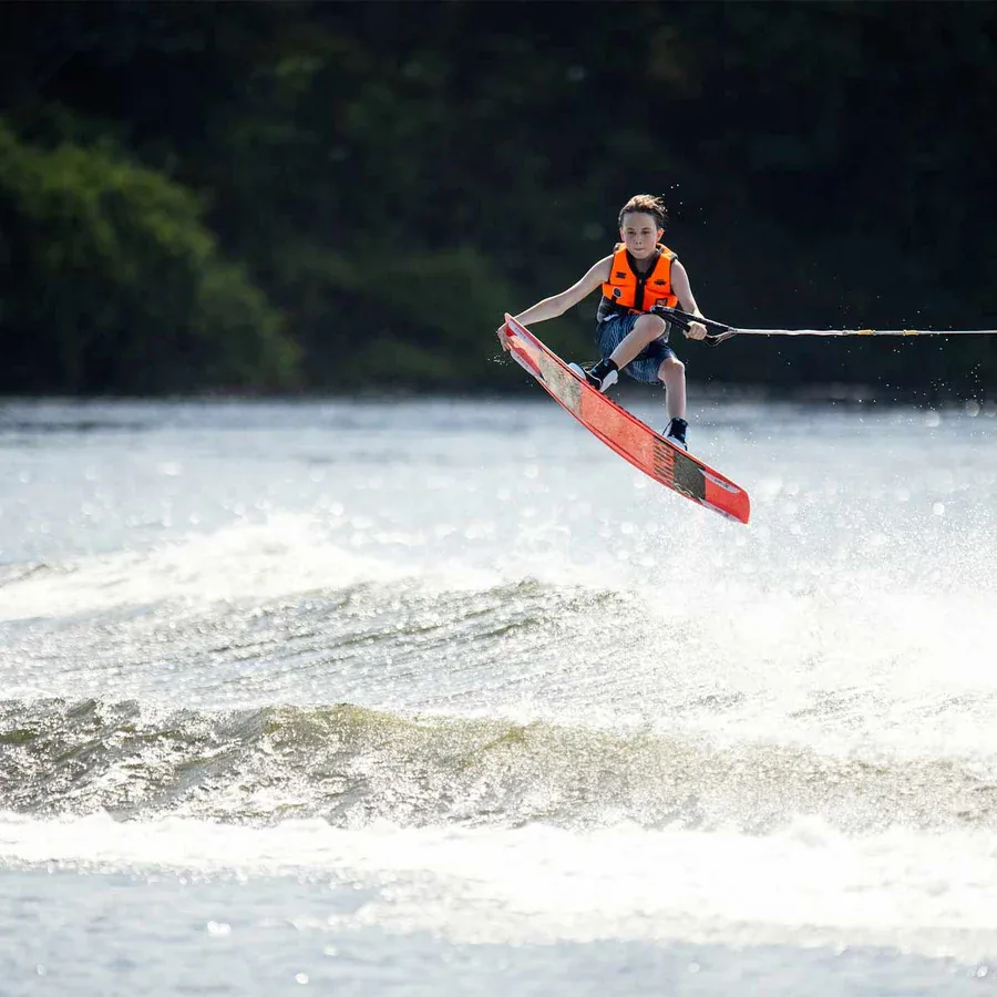 Ronix Boy’s District Wakeboard w/ District Bindings