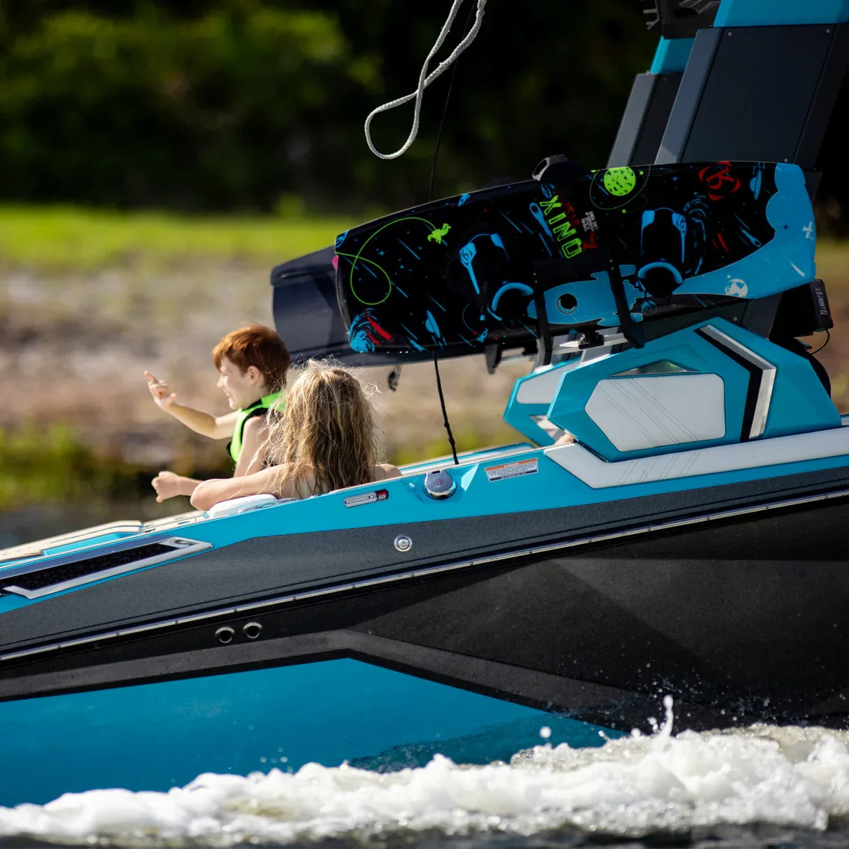 Ronix Kid’s Vision Wakeboard w/ Kid’s Vision Bindings