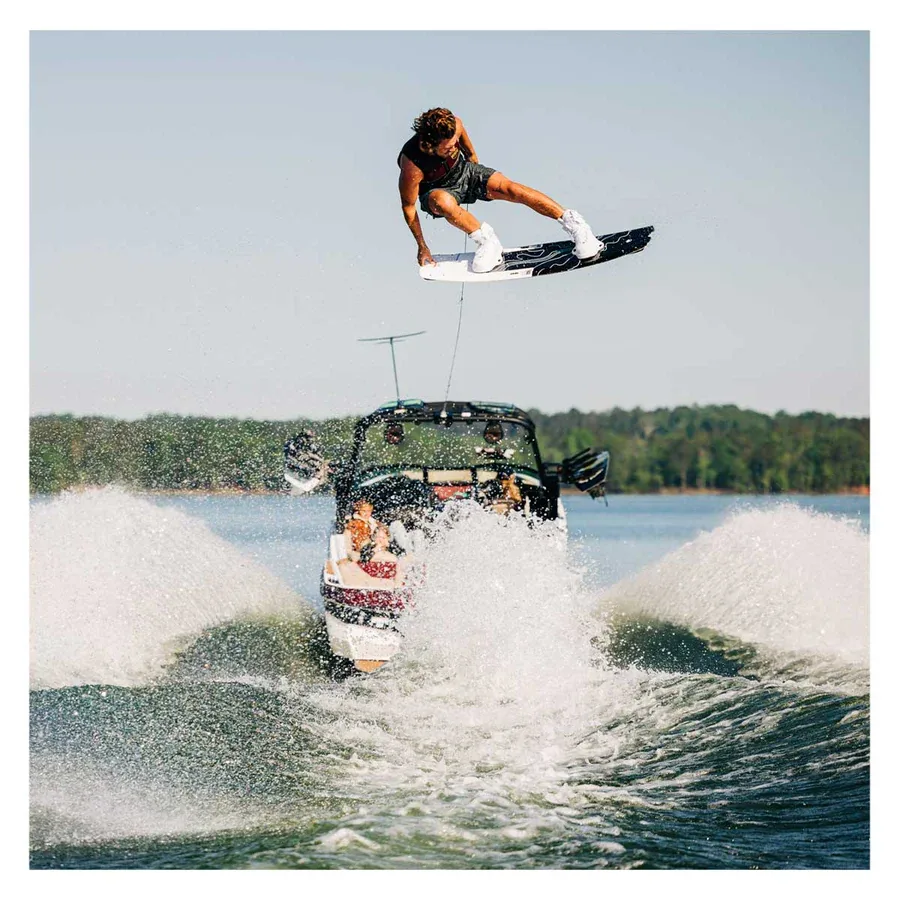 Liquid Force Remedy Wakeboard w/ Classic 6X OT Bindings