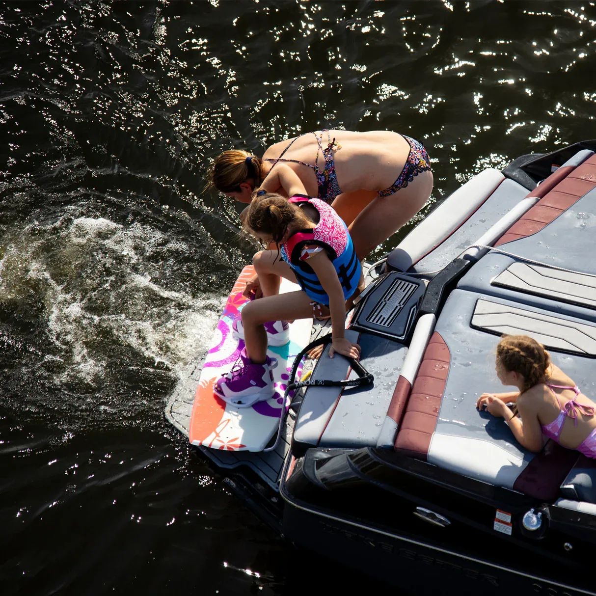 Ronix Girl’s August Wakeboard w/ August Bindings