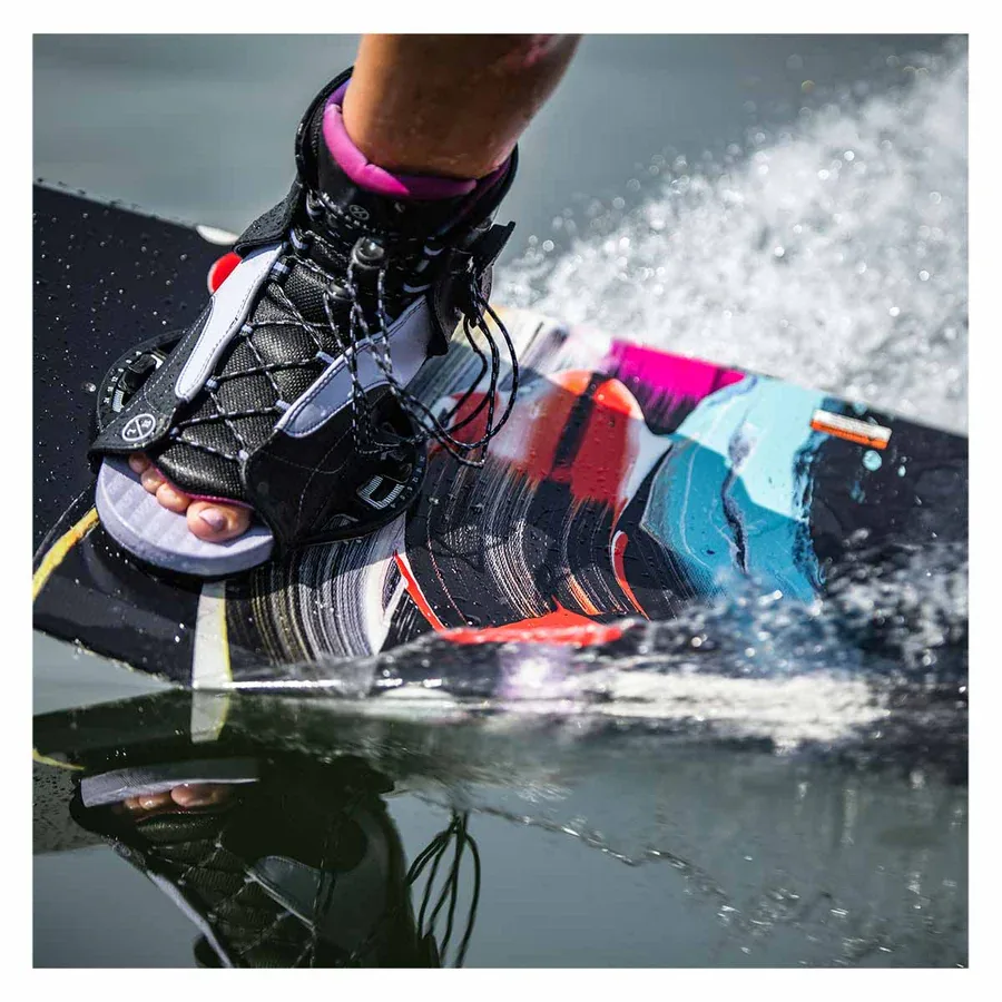 Hyperlite Girl’s Eden Jr Wakeboard w/ Jinx Girl’s Bindings