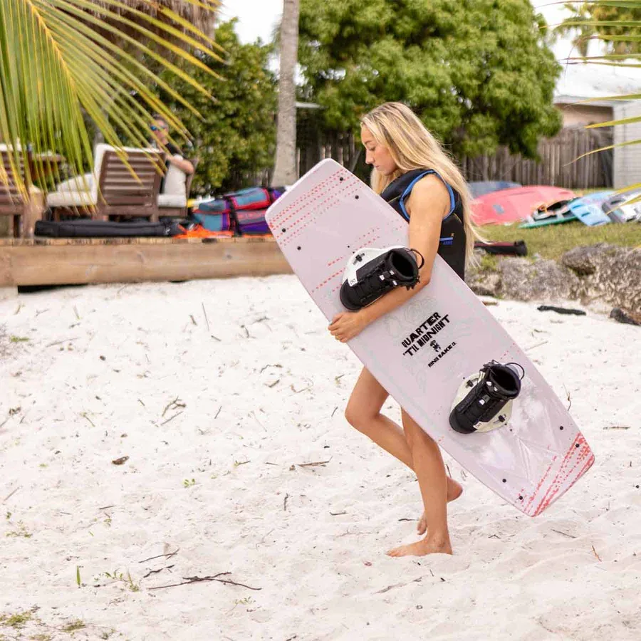 Ronix Women’s Quarter ‘Til Midnight Wakeboard w/ Halo Bindings