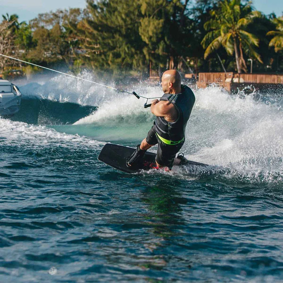 Ronix District Wakeboard w/ Anthem BOA Bindings