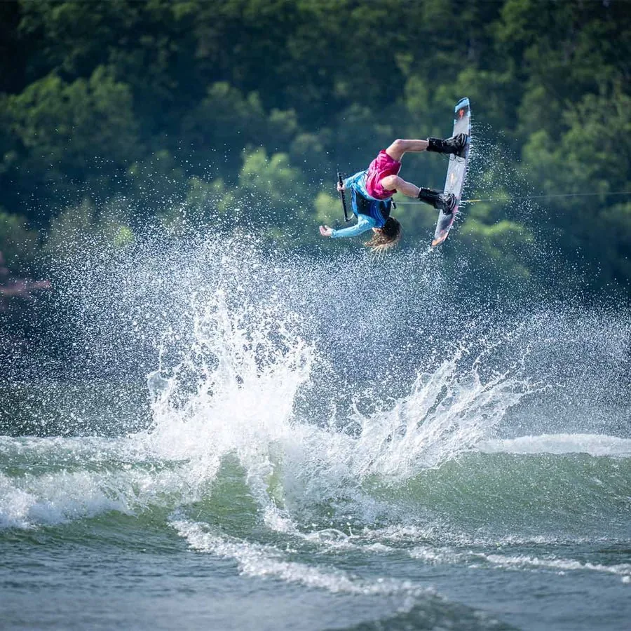Hyperlite Boy’s Murray Jr Wakeboard w/ Remix Bindings