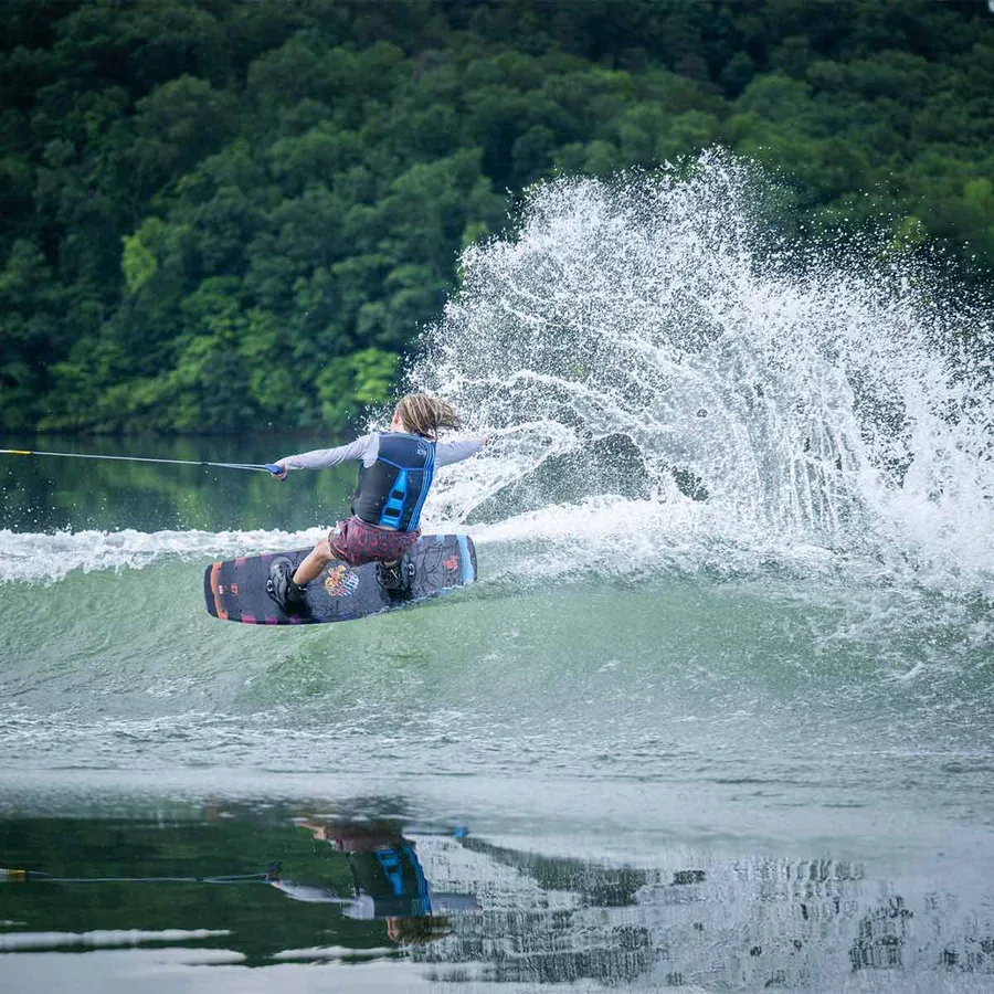 Hyperlite Boy’s Murray Jr Wakeboard w/ Remix Bindings