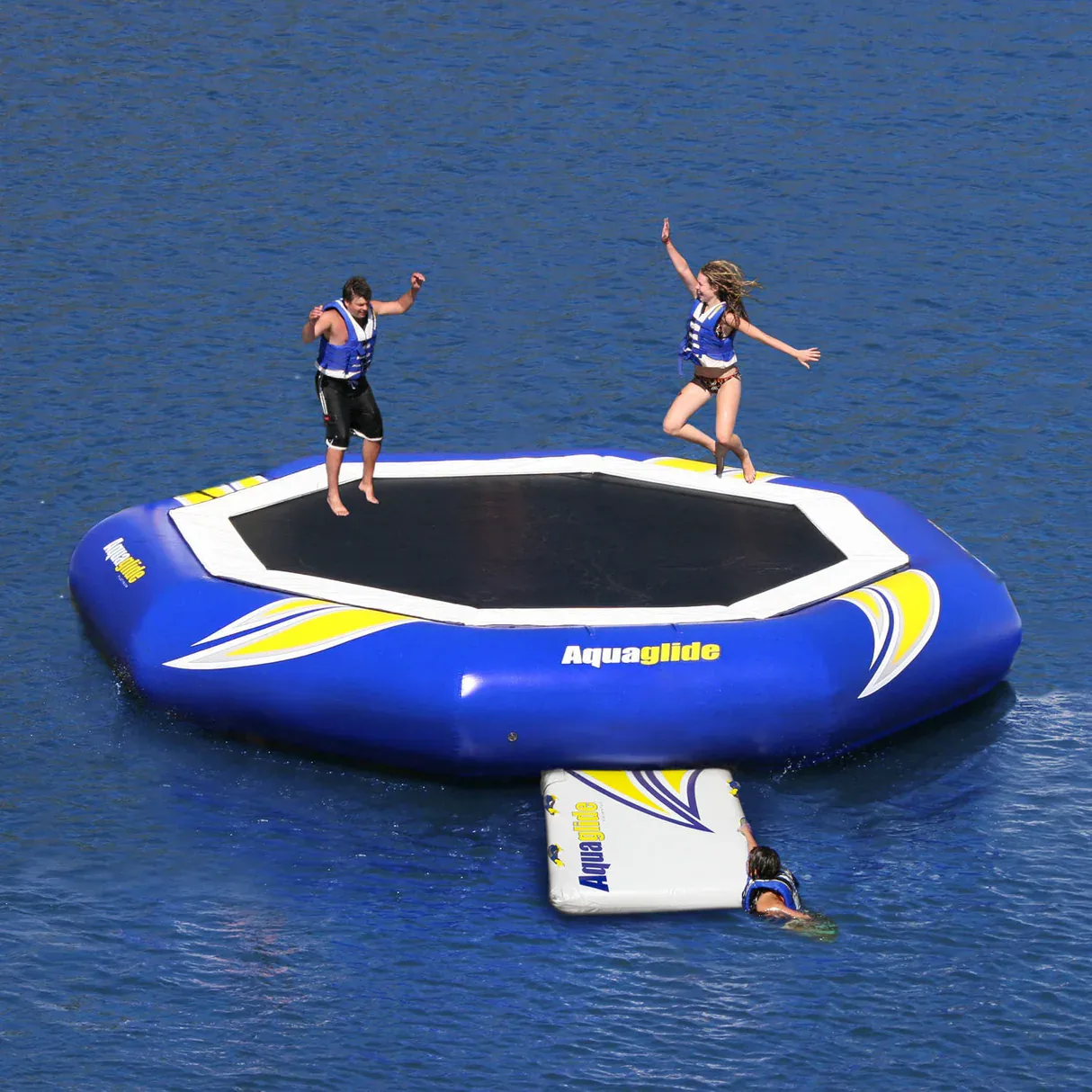 Aquaglide 23′ Supertramp Water Trampoline