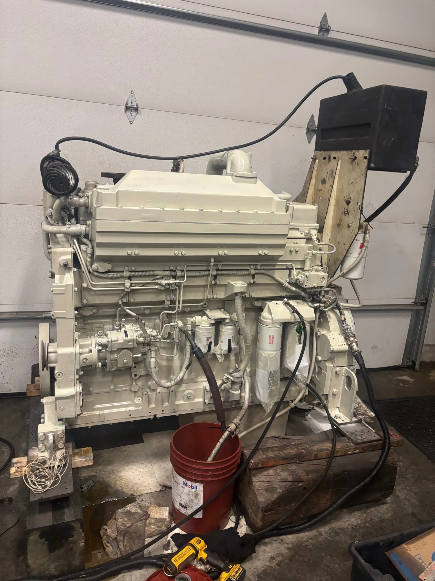 Rebuilt Cummins KTA19-M3 640HP  Diesel Marine Engine